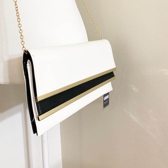 Black and white envelope handbag clutch or crossbody - Picture 2 of 11